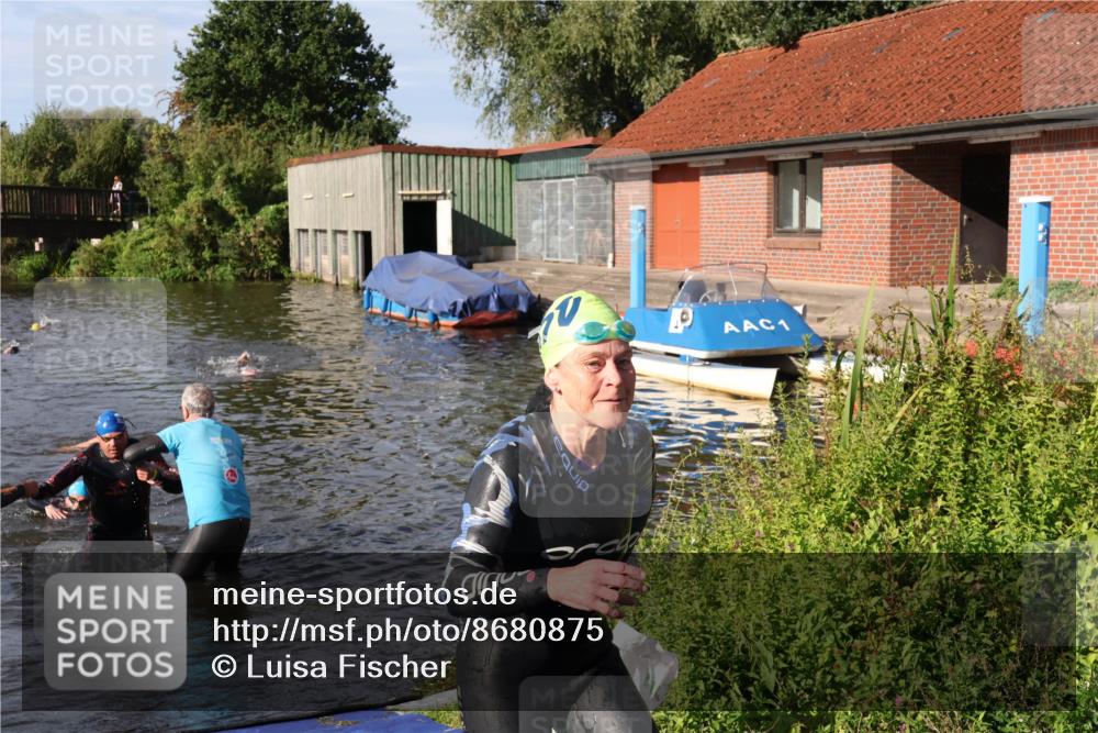31.08.2025 - Elbe Triathlon Hamburg Luisa Fischer http://msf.ph/oto/8680875 31.08.2025 09:27:10 Schwimmen 687, 711, 922 meine-sportfotos.de