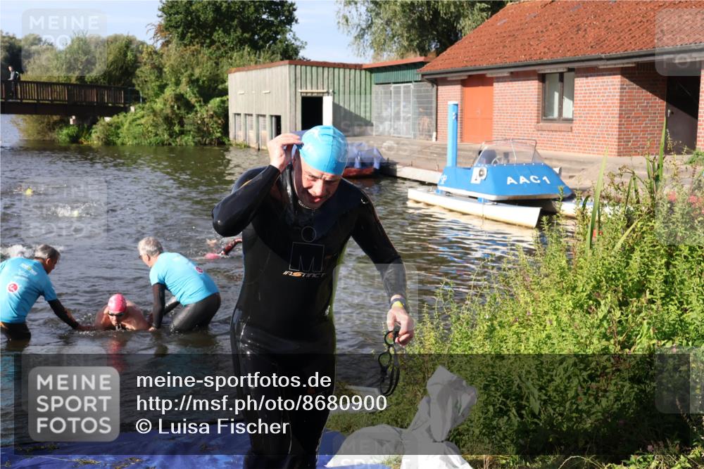 31.08.2025 - Elbe Triathlon Hamburg Luisa Fischer http://msf.ph/oto/8680900 31.08.2025 09:27:19 Schwimmen 681, 687, 711, 854 meine-sportfotos.de