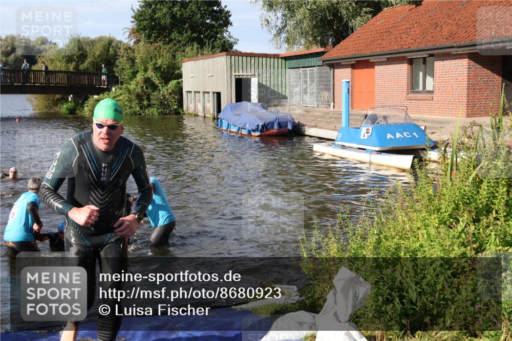 31.08.2025 - Elbe Triathlon Hamburg Luisa Fischer http://msf.ph/oto/8680923 31.08.2025 09:27:31 Schwimmen 679, 795, 854, 887, 918 meine-sportfotos.de