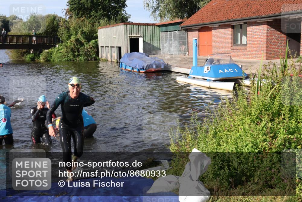 31.08.2025 - Elbe Triathlon Hamburg Luisa Fischer http://msf.ph/oto/8680933 31.08.2025 09:27:34 Schwimmen 679, 698, 795, 887, 918 meine-sportfotos.de