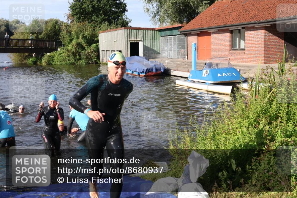 31.08.2025 - Elbe Triathlon Hamburg Luisa Fischer http://msf.ph/oto/8680937 31.08.2025 09:27:35 Schwimmen 679, 698, 785, 795, 887, 918 meine-sportfotos.de