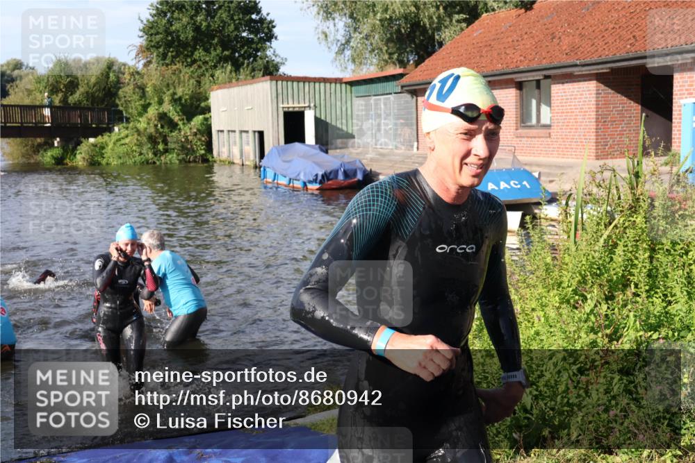 31.08.2025 - Elbe Triathlon Hamburg Luisa Fischer http://msf.ph/oto/8680942 31.08.2025 09:27:36 Schwimmen 679, 698, 785, 795, 887, 918 meine-sportfotos.de