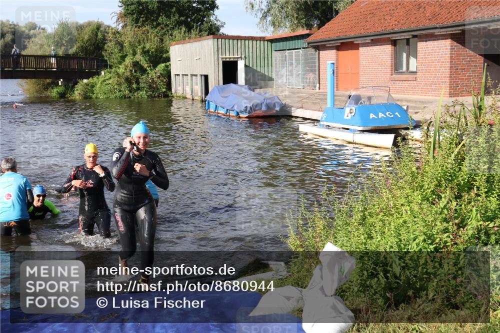 31.08.2025 - Elbe Triathlon Hamburg Luisa Fischer http://msf.ph/oto/8680944 31.08.2025 09:27:37 Schwimmen 698, 785, 795, 887, 918 meine-sportfotos.de