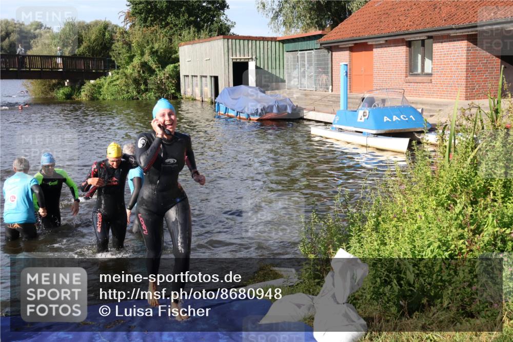 31.08.2025 - Elbe Triathlon Hamburg Luisa Fischer http://msf.ph/oto/8680948 31.08.2025 09:27:38 Schwimmen 698, 785, 795, 887, 918 meine-sportfotos.de