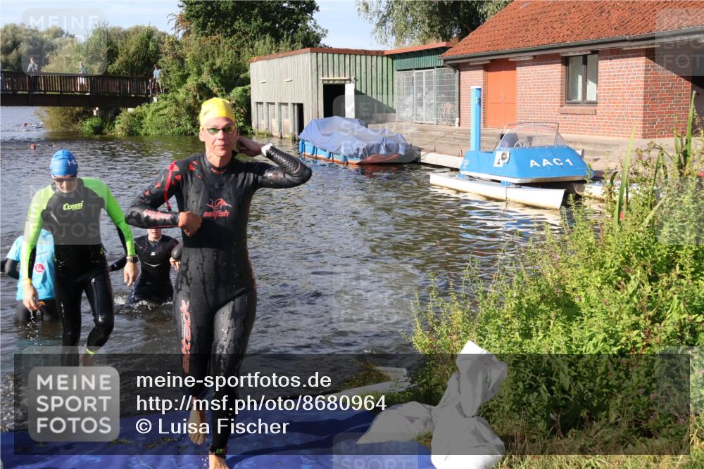 31.08.2025 - Elbe Triathlon Hamburg Luisa Fischer http://msf.ph/oto/8680964 31.08.2025 09:27:41 Schwimmen 698, 785, 795, 887, 895 meine-sportfotos.de