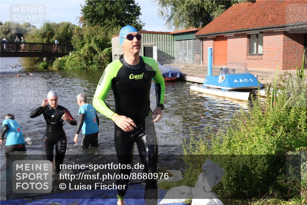 31.08.2025 - Elbe Triathlon Hamburg Luisa Fischer http://msf.ph/oto/8680976 31.08.2025 09:27:43 Schwimmen 698, 785, 887, 895 meine-sportfotos.de