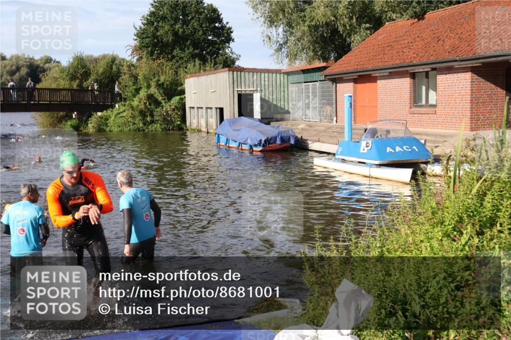 31.08.2025 - Elbe Triathlon Hamburg Luisa Fischer http://msf.ph/oto/8681001 31.08.2025 09:28:13 Schwimmen 673, 788, 815 meine-sportfotos.de