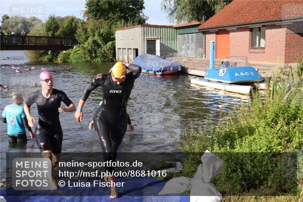 31.08.2025 - Elbe Triathlon Hamburg Luisa Fischer http://msf.ph/oto/8681016 31.08.2025 09:28:22 Schwimmen 788, 815 meine-sportfotos.de