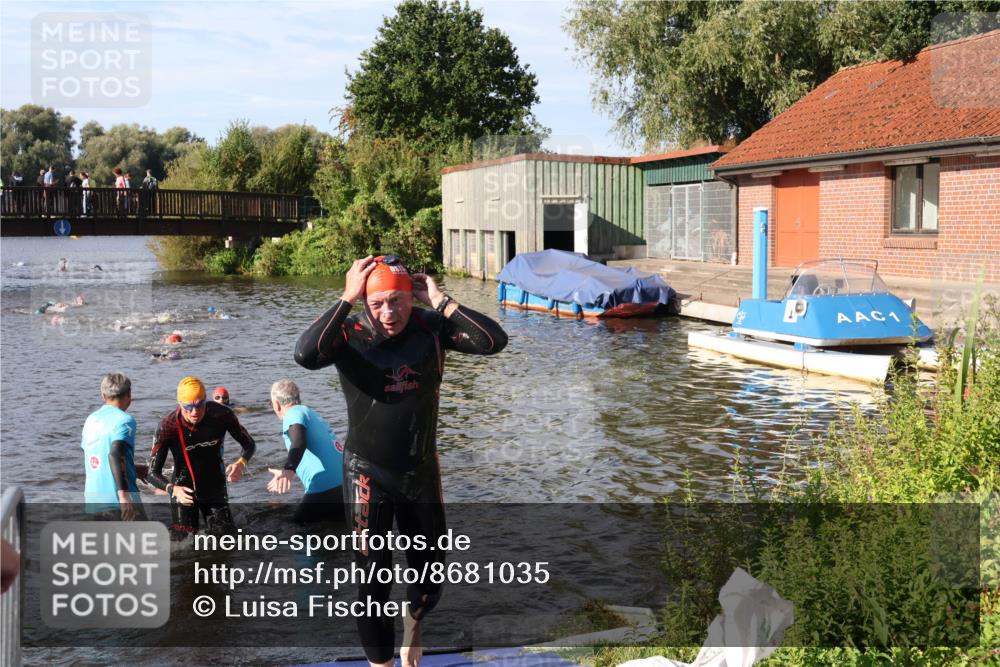 31.08.2025 - Elbe Triathlon Hamburg Luisa Fischer http://msf.ph/oto/8681035 31.08.2025 09:28:38 Schwimmen 692, 722, 771 meine-sportfotos.de