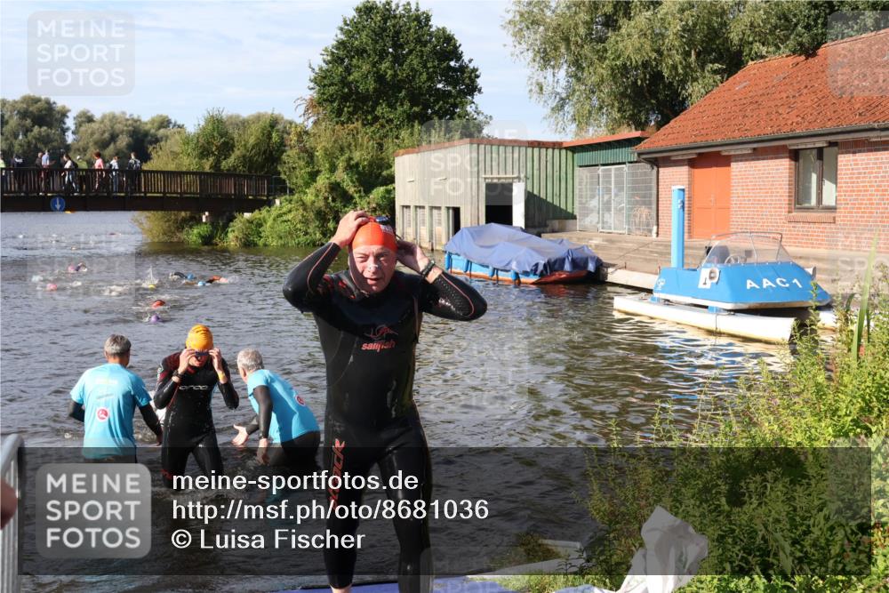 31.08.2025 - Elbe Triathlon Hamburg Luisa Fischer http://msf.ph/oto/8681036 31.08.2025 09:28:38 Schwimmen 692, 722, 771 meine-sportfotos.de