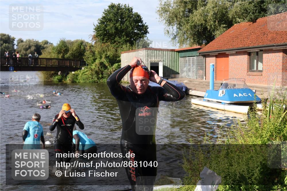 31.08.2025 - Elbe Triathlon Hamburg Luisa Fischer http://msf.ph/oto/8681040 31.08.2025 09:28:39 Schwimmen 692, 722, 771 meine-sportfotos.de