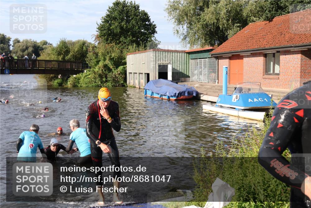 31.08.2025 - Elbe Triathlon Hamburg Luisa Fischer http://msf.ph/oto/8681047 31.08.2025 09:28:40 Schwimmen 692, 722, 771 meine-sportfotos.de