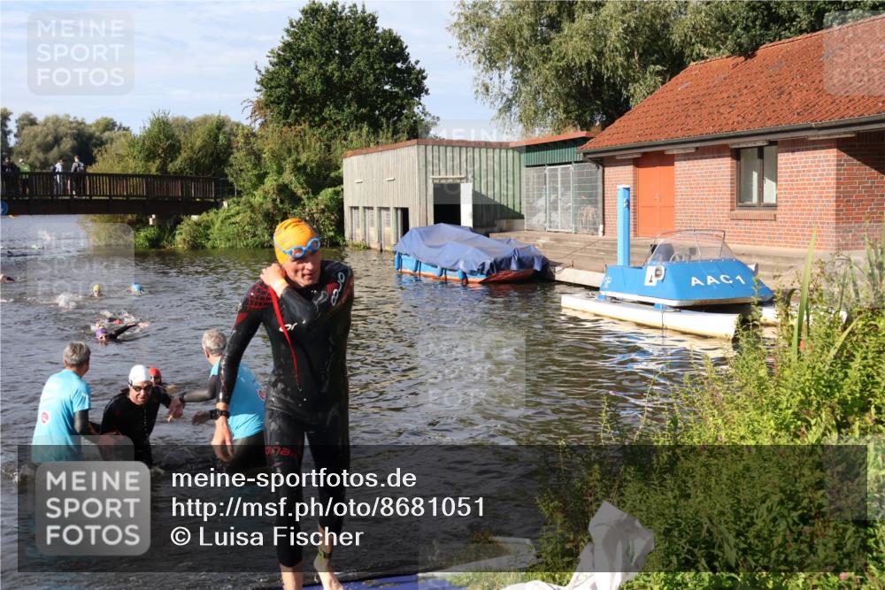 31.08.2025 - Elbe Triathlon Hamburg Luisa Fischer http://msf.ph/oto/8681051 31.08.2025 09:28:41 Schwimmen 692, 722, 771 meine-sportfotos.de