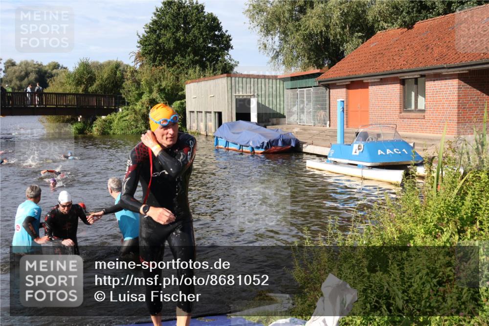 31.08.2025 - Elbe Triathlon Hamburg Luisa Fischer http://msf.ph/oto/8681052 31.08.2025 09:28:41 Schwimmen 692, 722, 771 meine-sportfotos.de