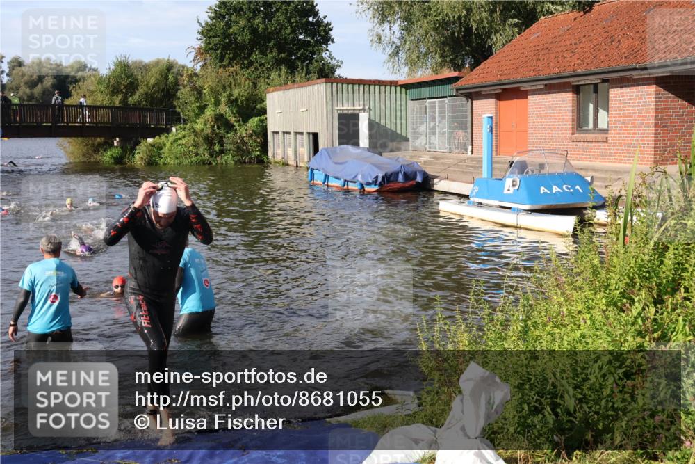 31.08.2025 - Elbe Triathlon Hamburg Luisa Fischer http://msf.ph/oto/8681055 31.08.2025 09:28:44 Schwimmen 591, 692, 722 meine-sportfotos.de
