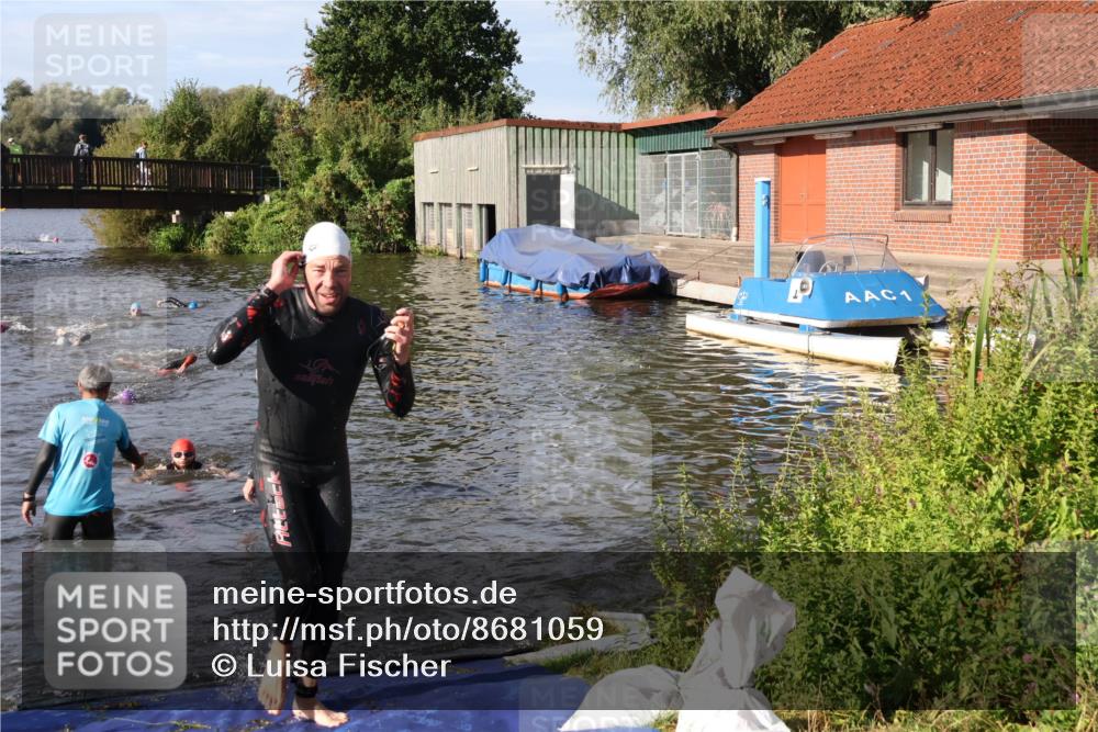 31.08.2025 - Elbe Triathlon Hamburg Luisa Fischer http://msf.ph/oto/8681059 31.08.2025 09:28:44 Schwimmen 591, 692, 722 meine-sportfotos.de