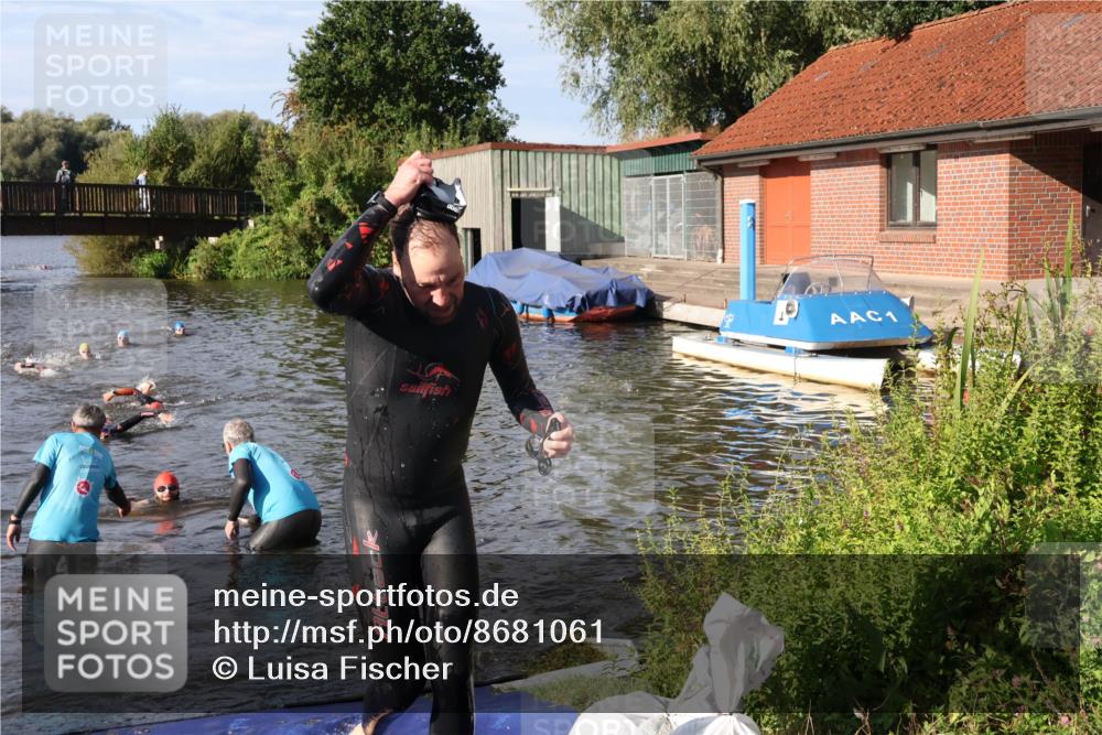31.08.2025 - Elbe Triathlon Hamburg Luisa Fischer http://msf.ph/oto/8681061 31.08.2025 09:28:45 Schwimmen 591, 692, 722 meine-sportfotos.de
