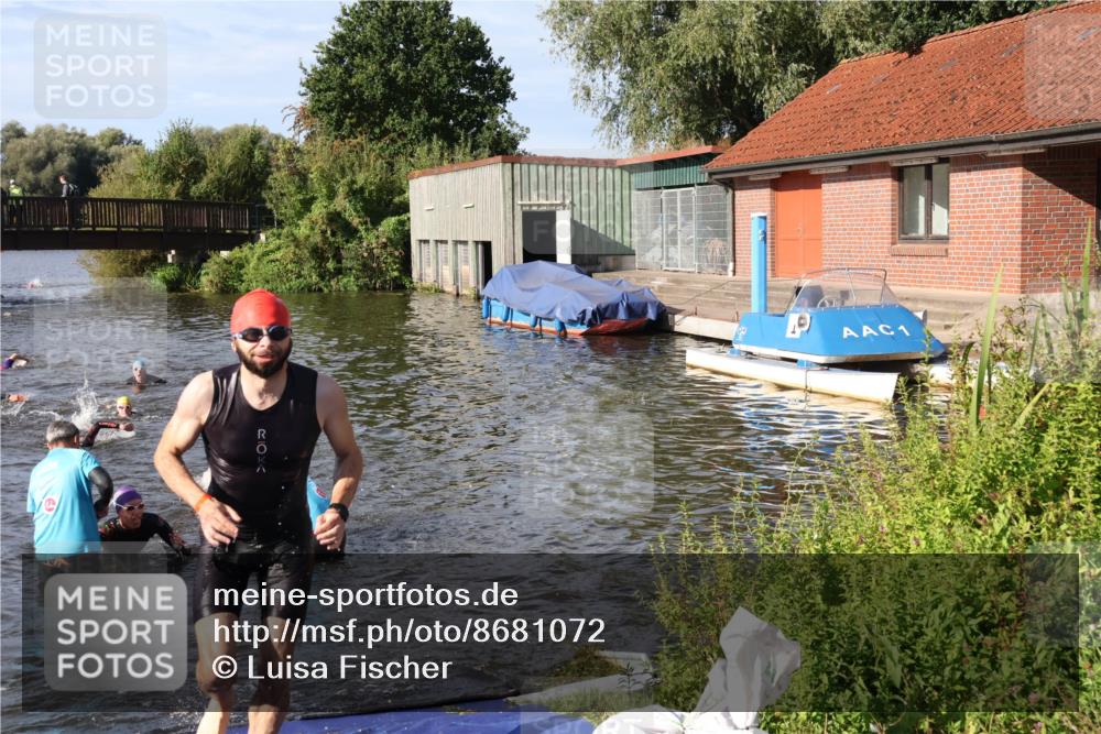31.08.2025 - Elbe Triathlon Hamburg Luisa Fischer http://msf.ph/oto/8681072 31.08.2025 09:28:52 Schwimmen 591, 830, 848 meine-sportfotos.de