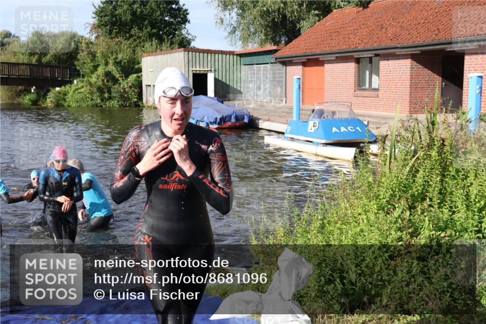 31.08.2025 - Elbe Triathlon Hamburg Luisa Fischer http://msf.ph/oto/8681096 31.08.2025 09:29:04 Schwimmen 732, 840, 851, 900 meine-sportfotos.de