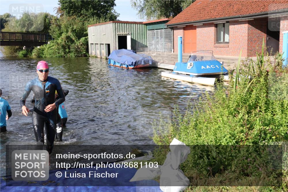 31.08.2025 - Elbe Triathlon Hamburg Luisa Fischer http://msf.ph/oto/8681103 31.08.2025 09:29:05 Schwimmen 732, 840, 851, 900, 910 meine-sportfotos.de