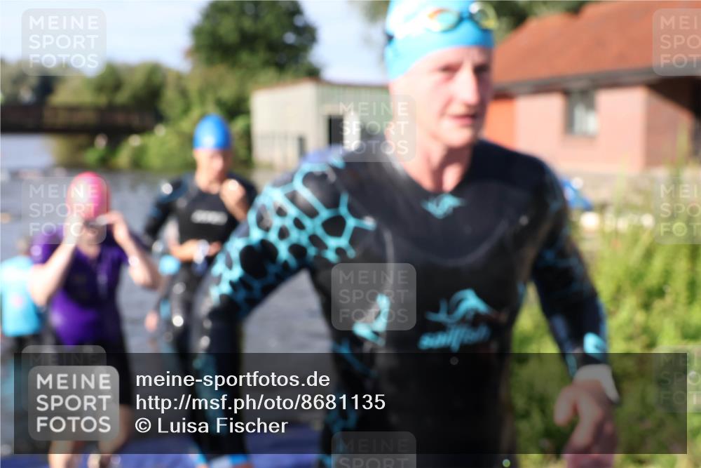 31.08.2025 - Elbe Triathlon Hamburg Luisa Fischer http://msf.ph/oto/8681135 31.08.2025 09:29:16 Schwimmen 732, 797, 835, 910 meine-sportfotos.de