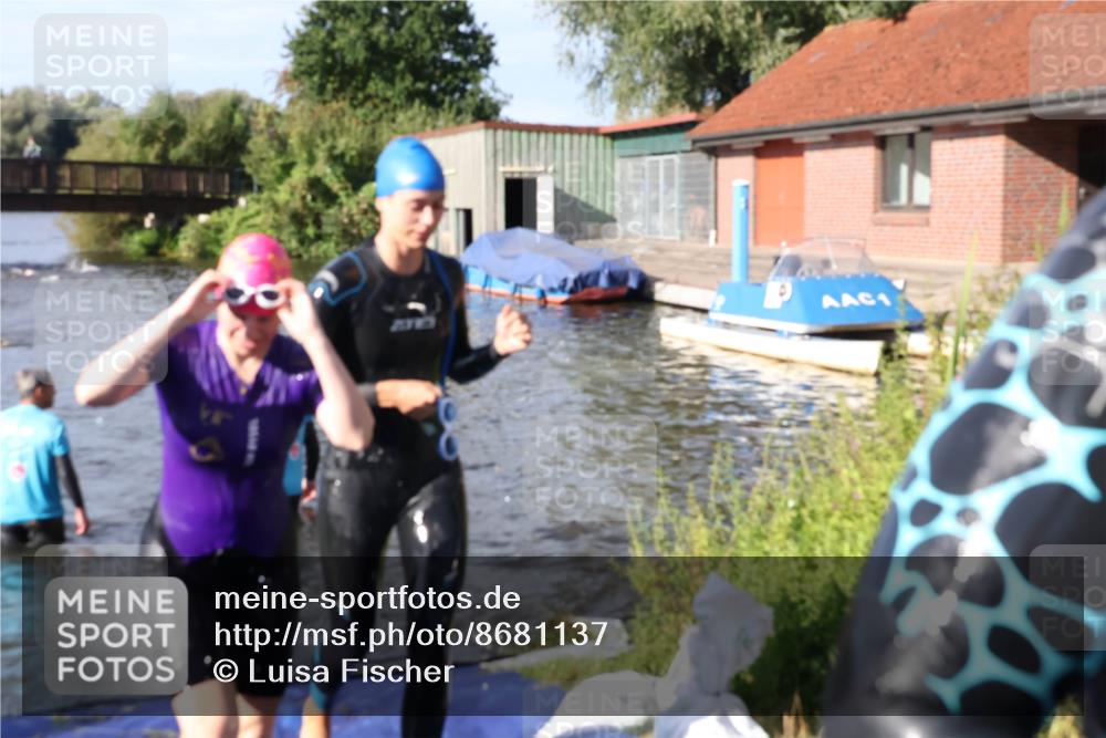 31.08.2025 - Elbe Triathlon Hamburg Luisa Fischer http://msf.ph/oto/8681137 31.08.2025 09:29:16 Schwimmen 732, 797, 835, 910 meine-sportfotos.de