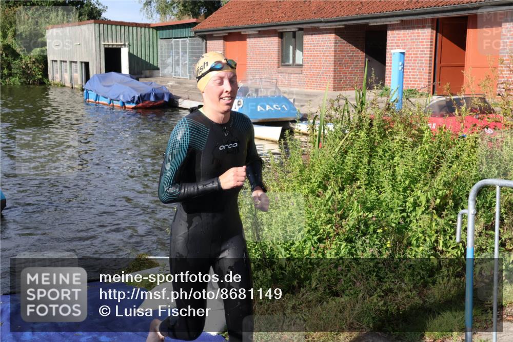 31.08.2025 - Elbe Triathlon Hamburg Luisa Fischer http://msf.ph/oto/8681149 31.08.2025 09:29:39 Schwimmen 805, 821, 853 meine-sportfotos.de