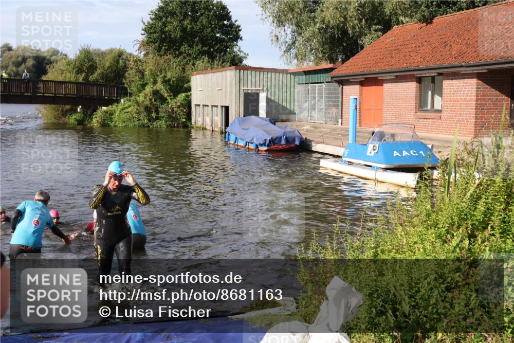31.08.2025 - Elbe Triathlon Hamburg Luisa Fischer http://msf.ph/oto/8681163 31.08.2025 09:30:00 Schwimmen 665, 811, 888, 916 meine-sportfotos.de