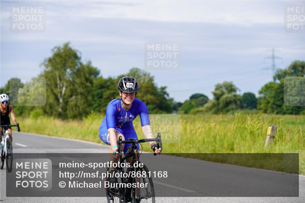 31.08.2025 - Elbe Triathlon Hamburg Michael Burmester http://msf.ph/oto/8681168 31.08.2025 10:55:03 Radfahren 1390, 1395 meine-sportfotos.de