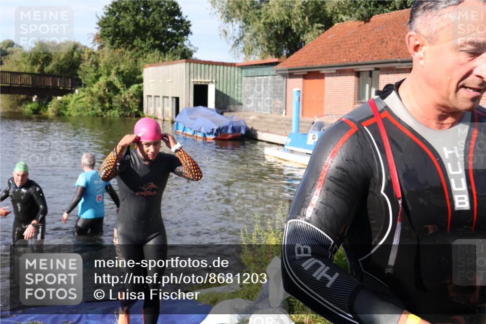 31.08.2025 - Elbe Triathlon Hamburg Luisa Fischer http://msf.ph/oto/8681203 31.08.2025 09:30:09 Schwimmen 665, 760, 811, 888 meine-sportfotos.de