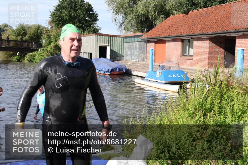 31.08.2025 - Elbe Triathlon Hamburg Luisa Fischer http://msf.ph/oto/8681227 31.08.2025 09:30:17 Schwimmen 760 meine-sportfotos.de