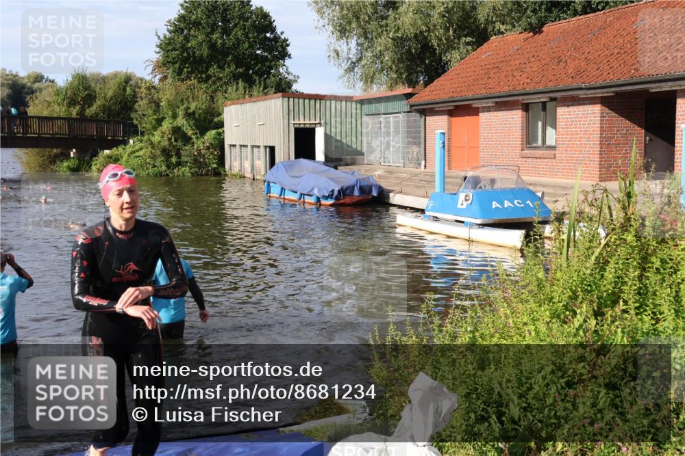 31.08.2025 - Elbe Triathlon Hamburg Luisa Fischer http://msf.ph/oto/8681234 31.08.2025 09:30:43 Schwimmen 884 meine-sportfotos.de
