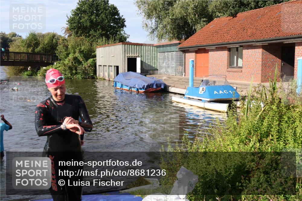 31.08.2025 - Elbe Triathlon Hamburg Luisa Fischer http://msf.ph/oto/8681236 31.08.2025 09:30:43 Schwimmen 884 meine-sportfotos.de