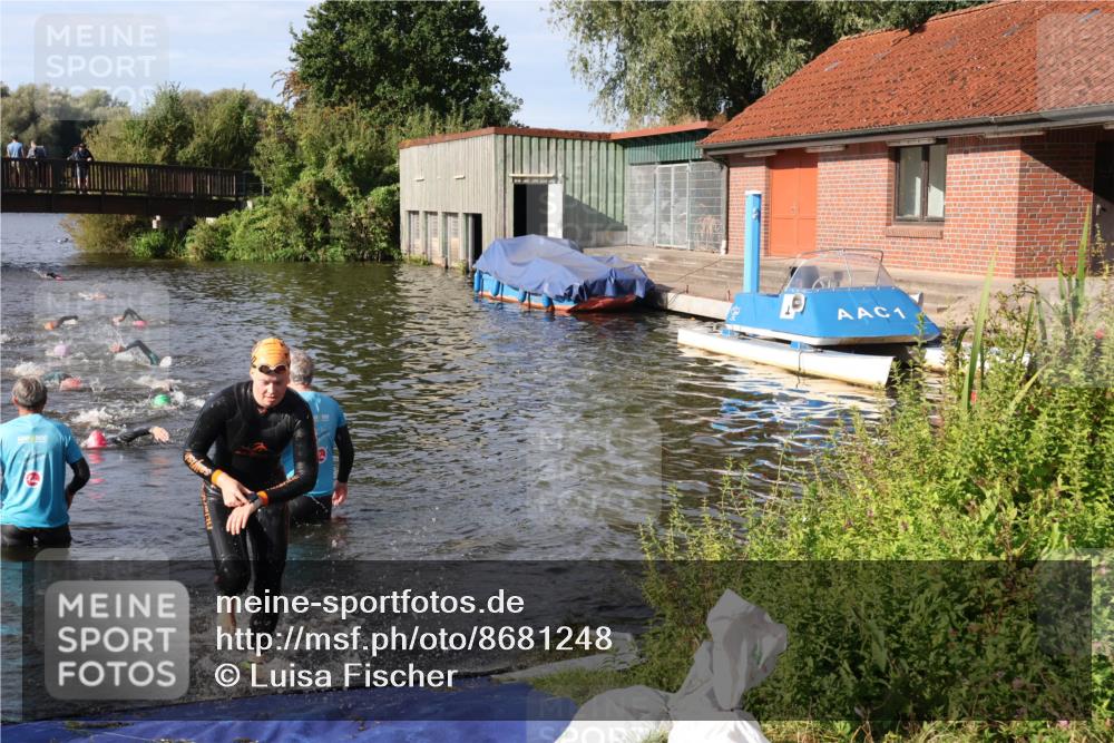31.08.2025 - Elbe Triathlon Hamburg Luisa Fischer http://msf.ph/oto/8681248 31.08.2025 09:31:03 Schwimmen 813, 823, 893 meine-sportfotos.de