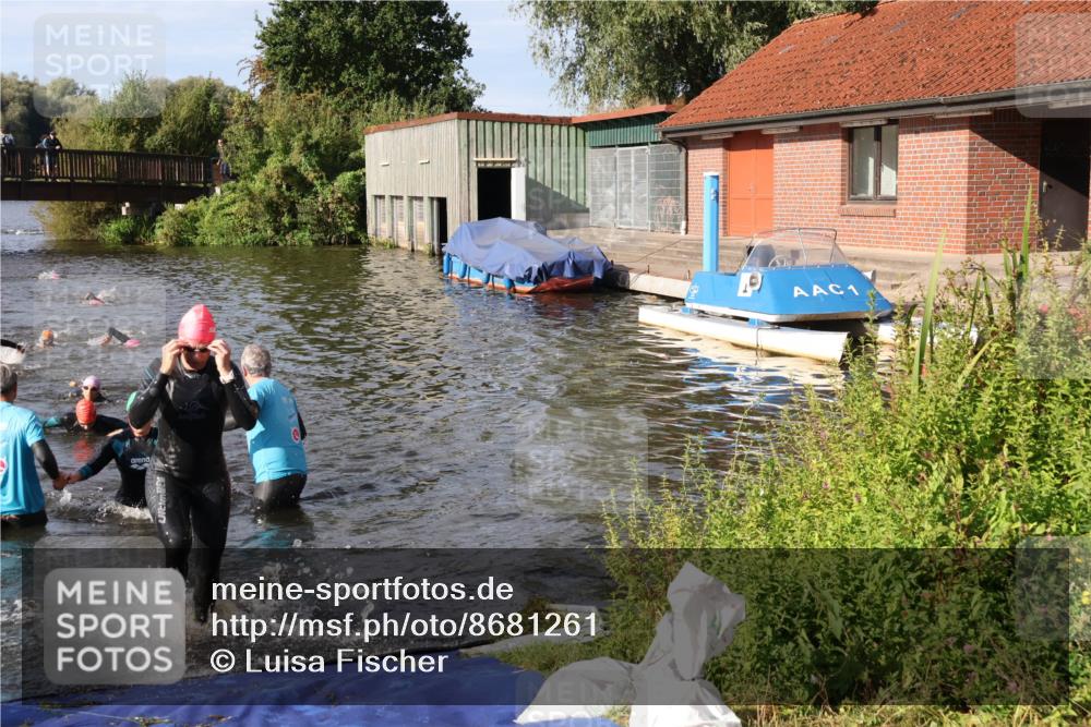 31.08.2025 - Elbe Triathlon Hamburg Luisa Fischer http://msf.ph/oto/8681261 31.08.2025 09:31:11 Schwimmen 829, 837, 893 meine-sportfotos.de