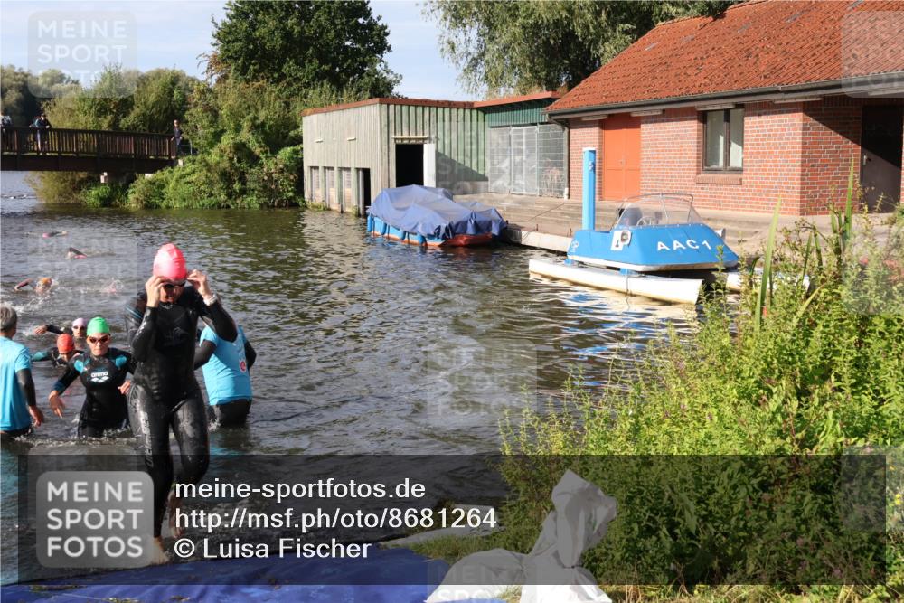 31.08.2025 - Elbe Triathlon Hamburg Luisa Fischer http://msf.ph/oto/8681264 31.08.2025 09:31:11 Schwimmen 829, 837, 893 meine-sportfotos.de