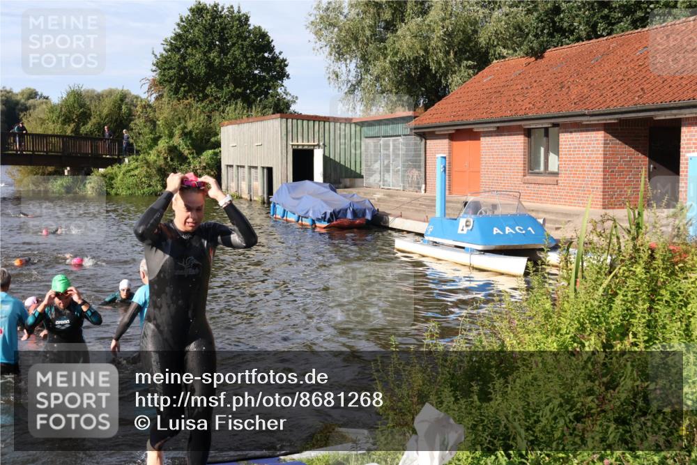 31.08.2025 - Elbe Triathlon Hamburg Luisa Fischer http://msf.ph/oto/8681268 31.08.2025 09:31:12 Schwimmen 829, 837, 893 meine-sportfotos.de
