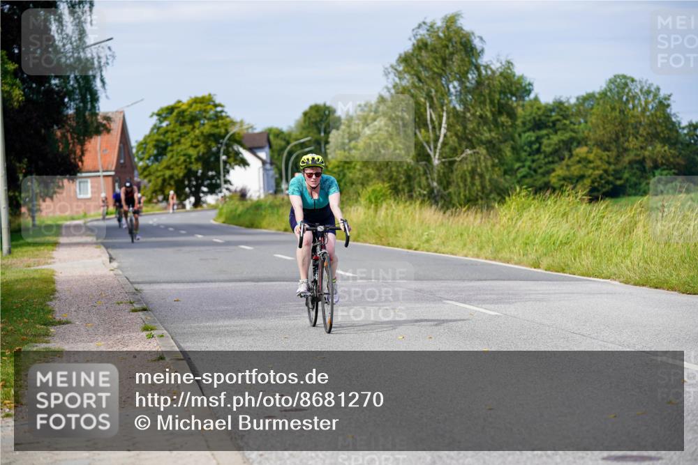31.08.2025 - Elbe Triathlon Hamburg Michael Burmester http://msf.ph/oto/8681270 31.08.2025 10:55:33 Radfahren 1122, 1375, 1408 meine-sportfotos.de