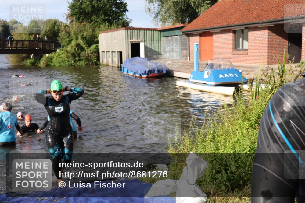 31.08.2025 - Elbe Triathlon Hamburg Luisa Fischer http://msf.ph/oto/8681276 31.08.2025 09:31:14 Schwimmen 829, 833, 837, 893, 919 meine-sportfotos.de