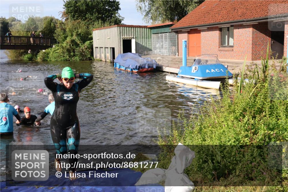 31.08.2025 - Elbe Triathlon Hamburg Luisa Fischer http://msf.ph/oto/8681277 31.08.2025 09:31:14 Schwimmen 829, 833, 837, 893, 919 meine-sportfotos.de