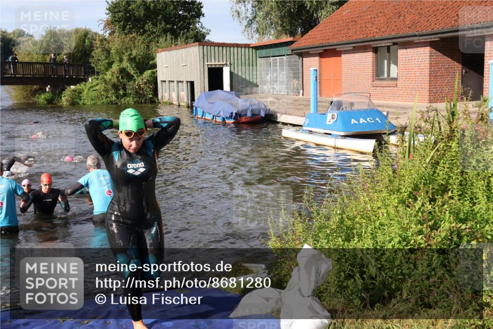 31.08.2025 - Elbe Triathlon Hamburg Luisa Fischer http://msf.ph/oto/8681280 31.08.2025 09:31:14 Schwimmen 829, 833, 837, 893, 919 meine-sportfotos.de