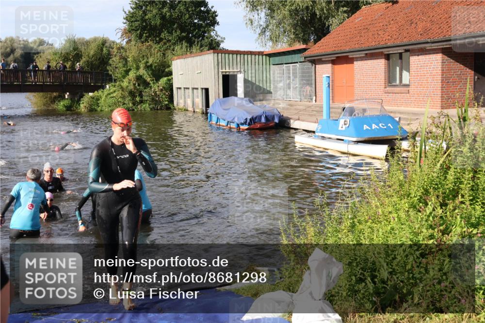 31.08.2025 - Elbe Triathlon Hamburg Luisa Fischer http://msf.ph/oto/8681298 31.08.2025 09:31:18 Schwimmen 829, 833, 837, 919, 929 meine-sportfotos.de