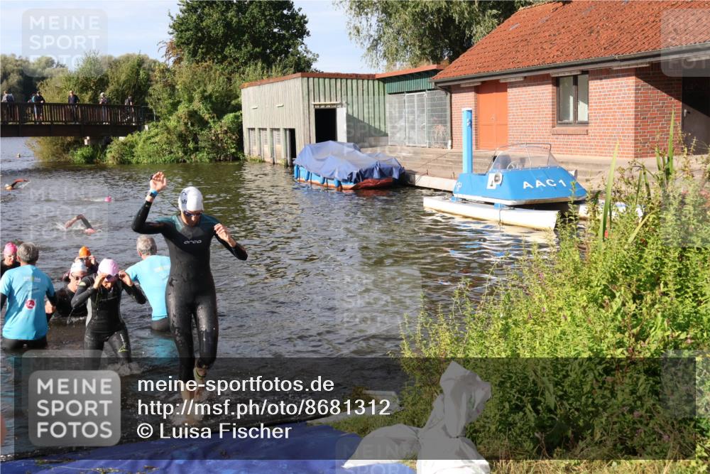31.08.2025 - Elbe Triathlon Hamburg Luisa Fischer http://msf.ph/oto/8681312 31.08.2025 09:31:21 Schwimmen 833, 837, 908, 919, 929, 930 meine-sportfotos.de