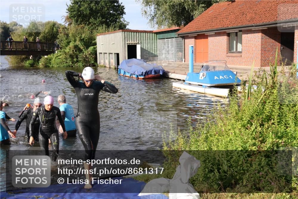 31.08.2025 - Elbe Triathlon Hamburg Luisa Fischer http://msf.ph/oto/8681317 31.08.2025 09:31:22 Schwimmen 833, 837, 882, 908, 919, 929, 930 meine-sportfotos.de