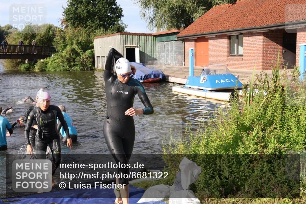 31.08.2025 - Elbe Triathlon Hamburg Luisa Fischer http://msf.ph/oto/8681322 31.08.2025 09:31:23 Schwimmen 833, 837, 882, 908, 919, 929, 930 meine-sportfotos.de