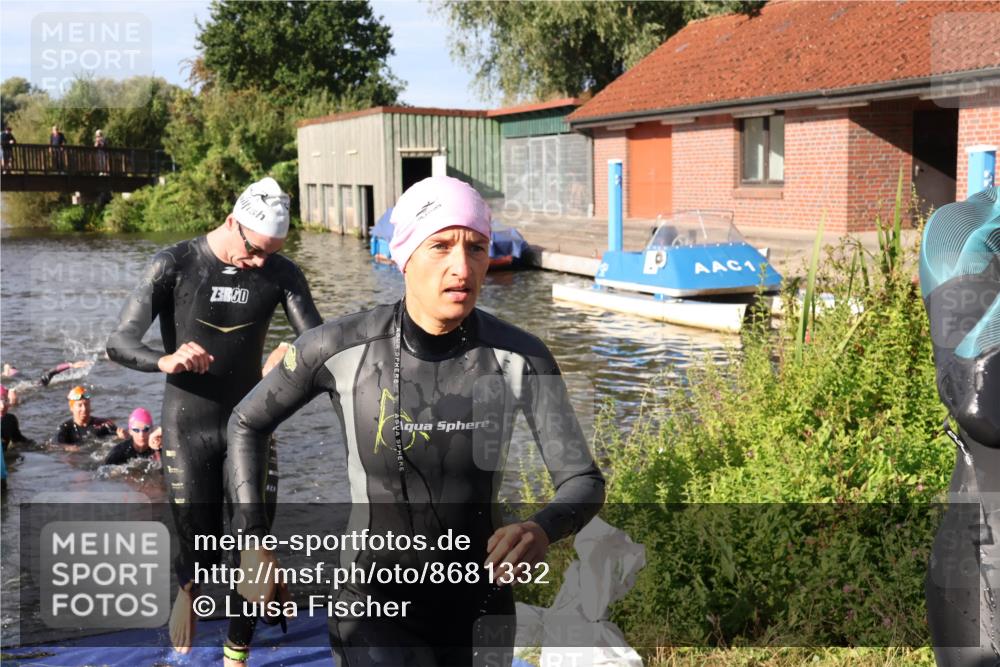 31.08.2025 - Elbe Triathlon Hamburg Luisa Fischer http://msf.ph/oto/8681332 31.08.2025 09:31:25 Schwimmen 833, 845, 864, 882, 908, 919, 929, 930 meine-sportfotos.de