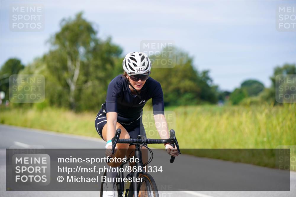31.08.2025 - Elbe Triathlon Hamburg Michael Burmester http://msf.ph/oto/8681334 31.08.2025 10:55:57 Radfahren 877, 1443, 1476 meine-sportfotos.de