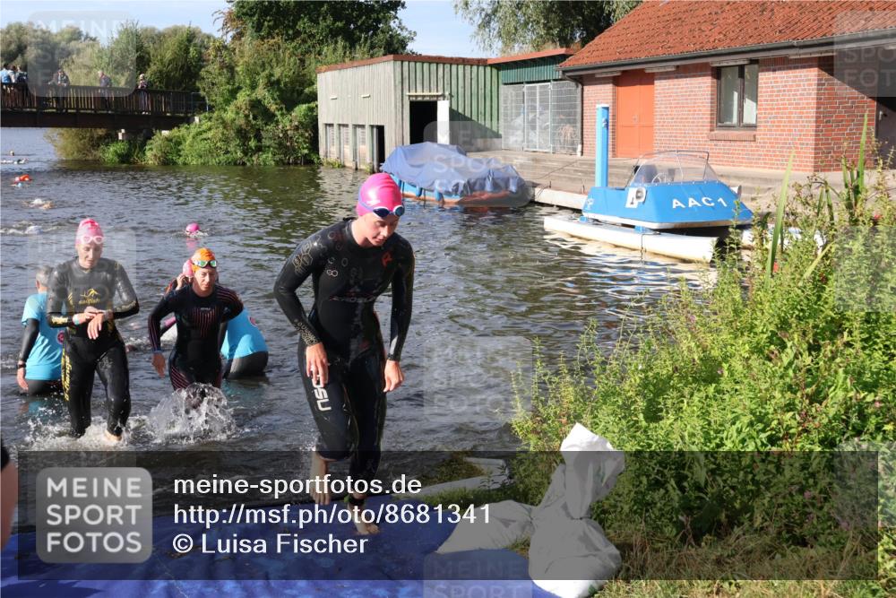 31.08.2025 - Elbe Triathlon Hamburg Luisa Fischer http://msf.ph/oto/8681341 31.08.2025 09:31:29 Schwimmen 845, 864, 882, 908, 929, 930 meine-sportfotos.de