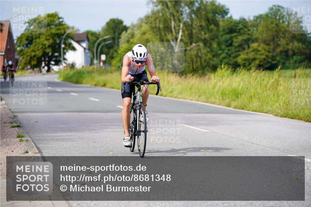 31.08.2025 - Elbe Triathlon Hamburg Michael Burmester http://msf.ph/oto/8681348 31.08.2025 10:56:05 Radfahren 1600, 1607 meine-sportfotos.de
