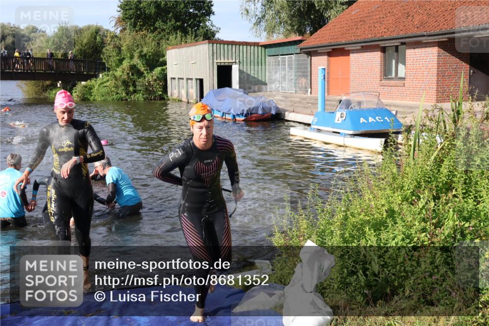 31.08.2025 - Elbe Triathlon Hamburg Luisa Fischer http://msf.ph/oto/8681352 31.08.2025 09:31:31 Schwimmen 845, 864, 882, 905, 908, 930 meine-sportfotos.de